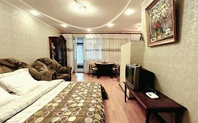 Квартира с большой верандой на Белецкого возле ISIDA, Шалимова, cozy flat on Beletskogo Street