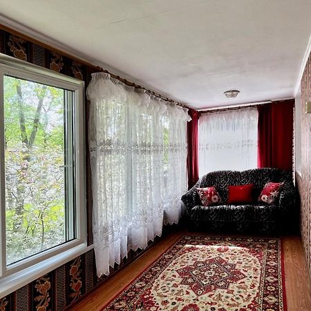 Квартира с большой верандой на Белецкого возле ISIDA, Шалимова, cozy flat on Beletskogo Street Киев Экстерьер фото