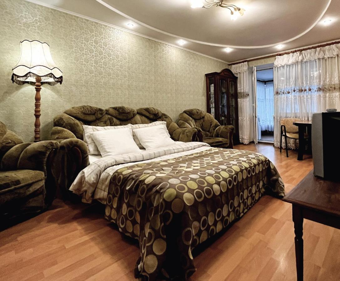 Квартира с большой верандой на Белецкого возле ISIDA, Шалимова, cozy flat on Beletskogo Street Киев Экстерьер фото