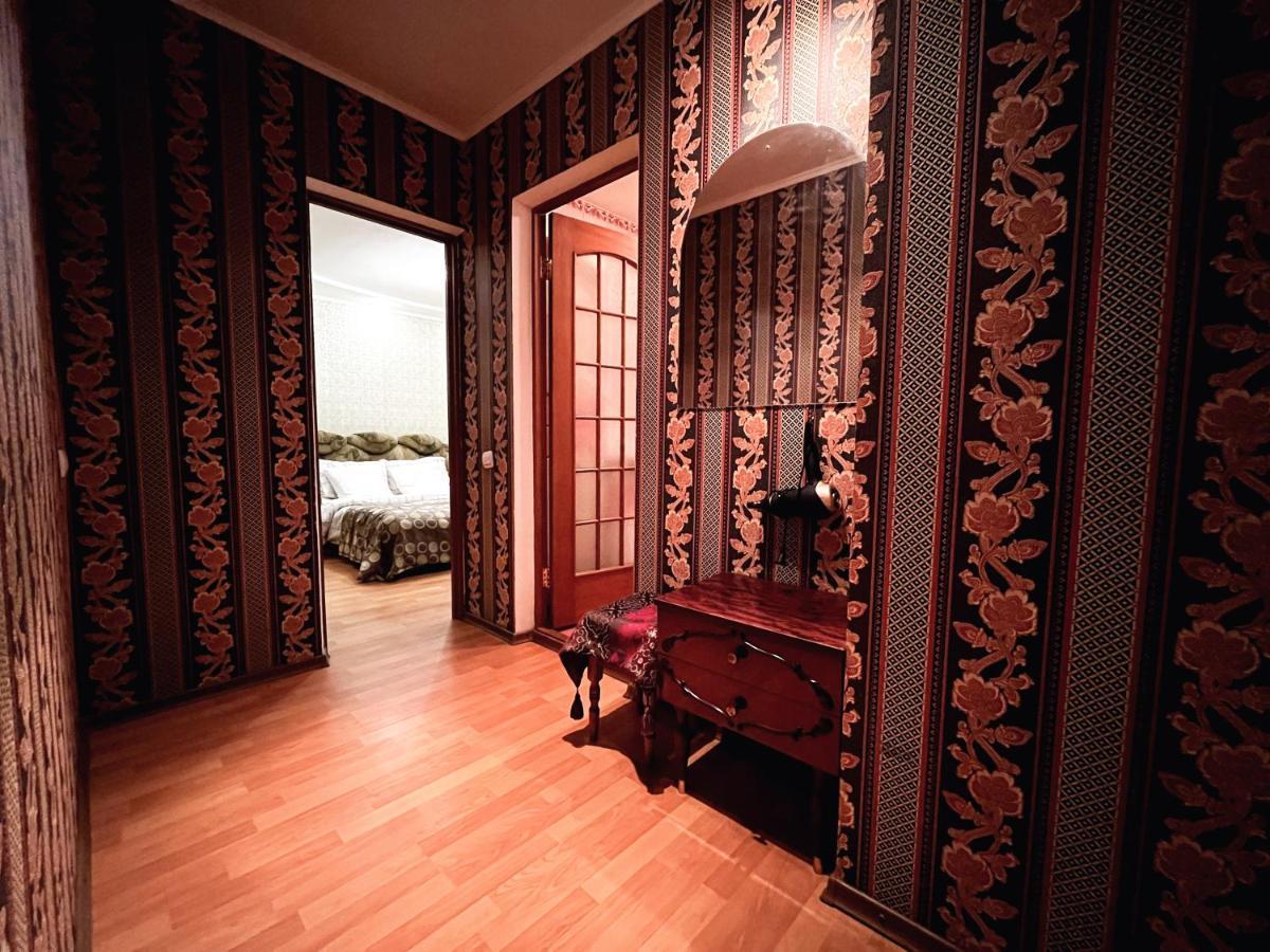 Квартира с большой верандой на Белецкого возле ISIDA, Шалимова, cozy flat on Beletskogo Street Киев Экстерьер фото