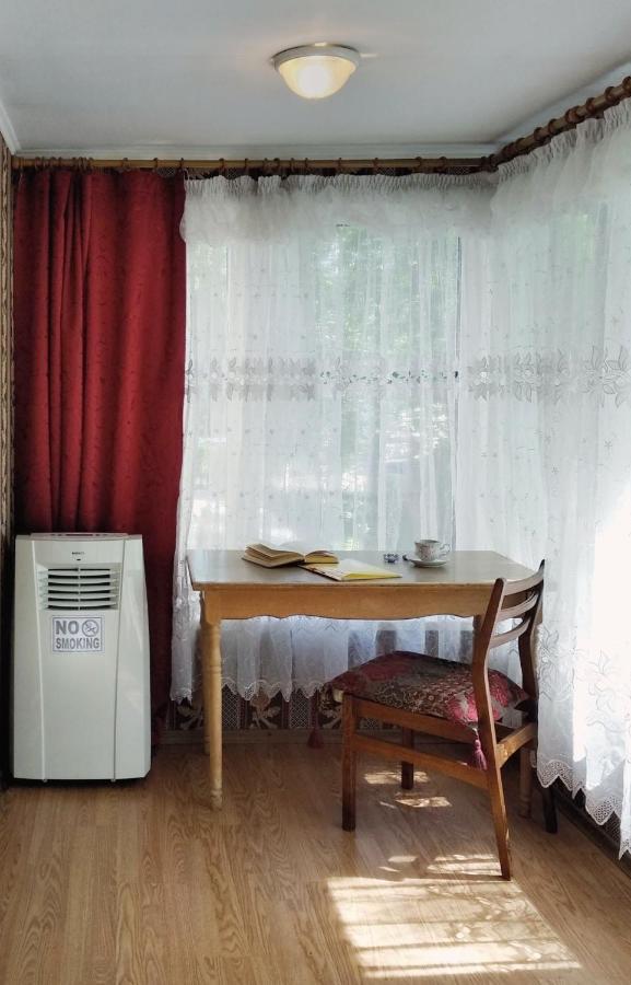 Квартира с большой верандой на Белецкого возле ISIDA, Шалимова, cozy flat on Beletskogo Street Киев Экстерьер фото