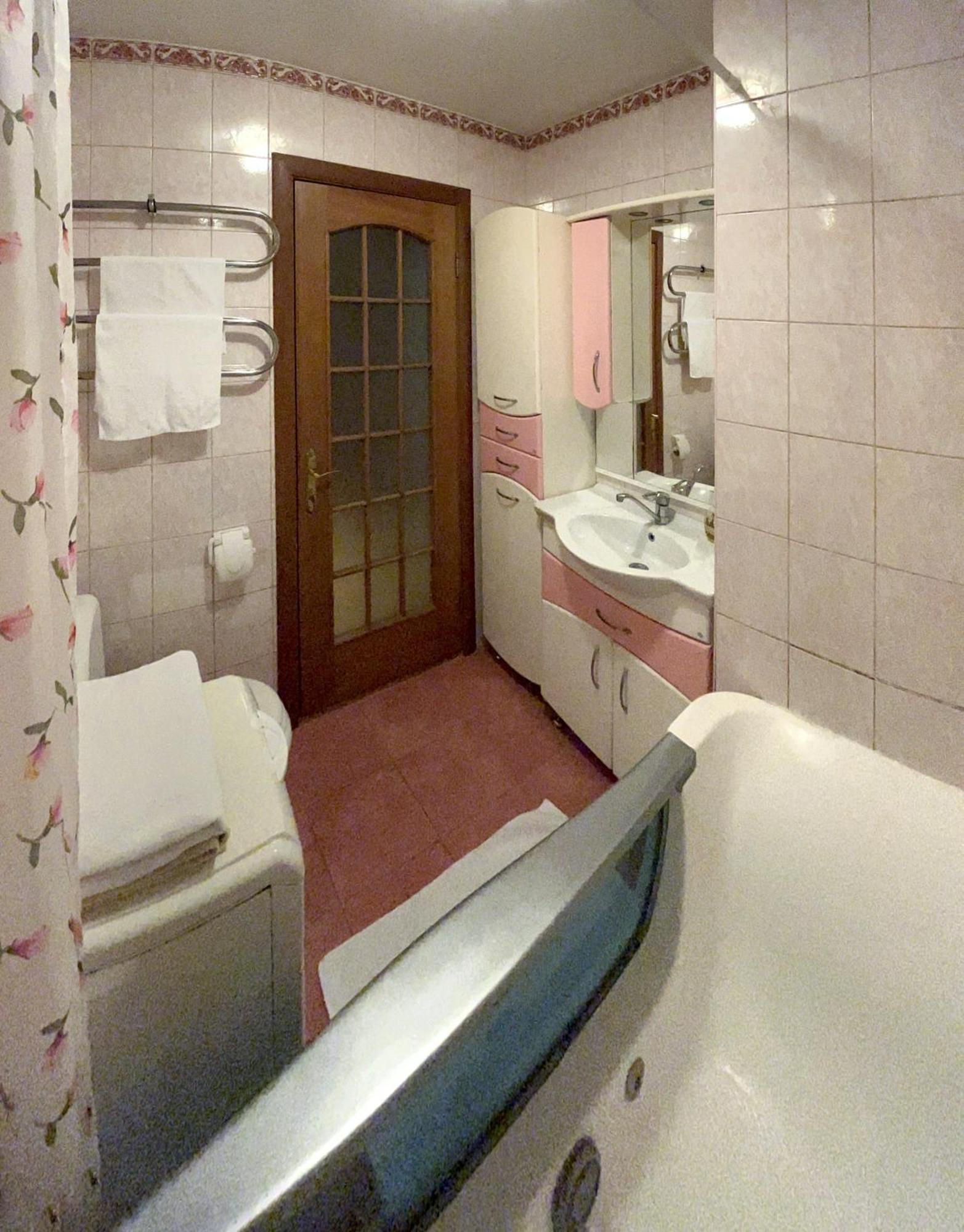 Квартира с большой верандой на Белецкого возле ISIDA, Шалимова, cozy flat on Beletskogo Street Киев Экстерьер фото